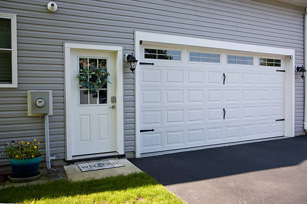 24/7 Emergency Garage Door Panel Replacement experts in Pender County County, NC